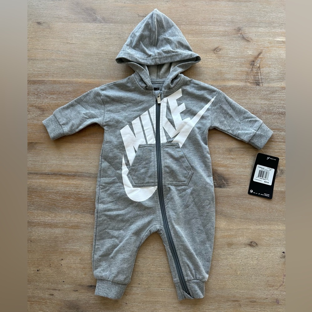 *NWT* 3M Nike Baby Zipper Romper with Hood - Dark Gray Heather